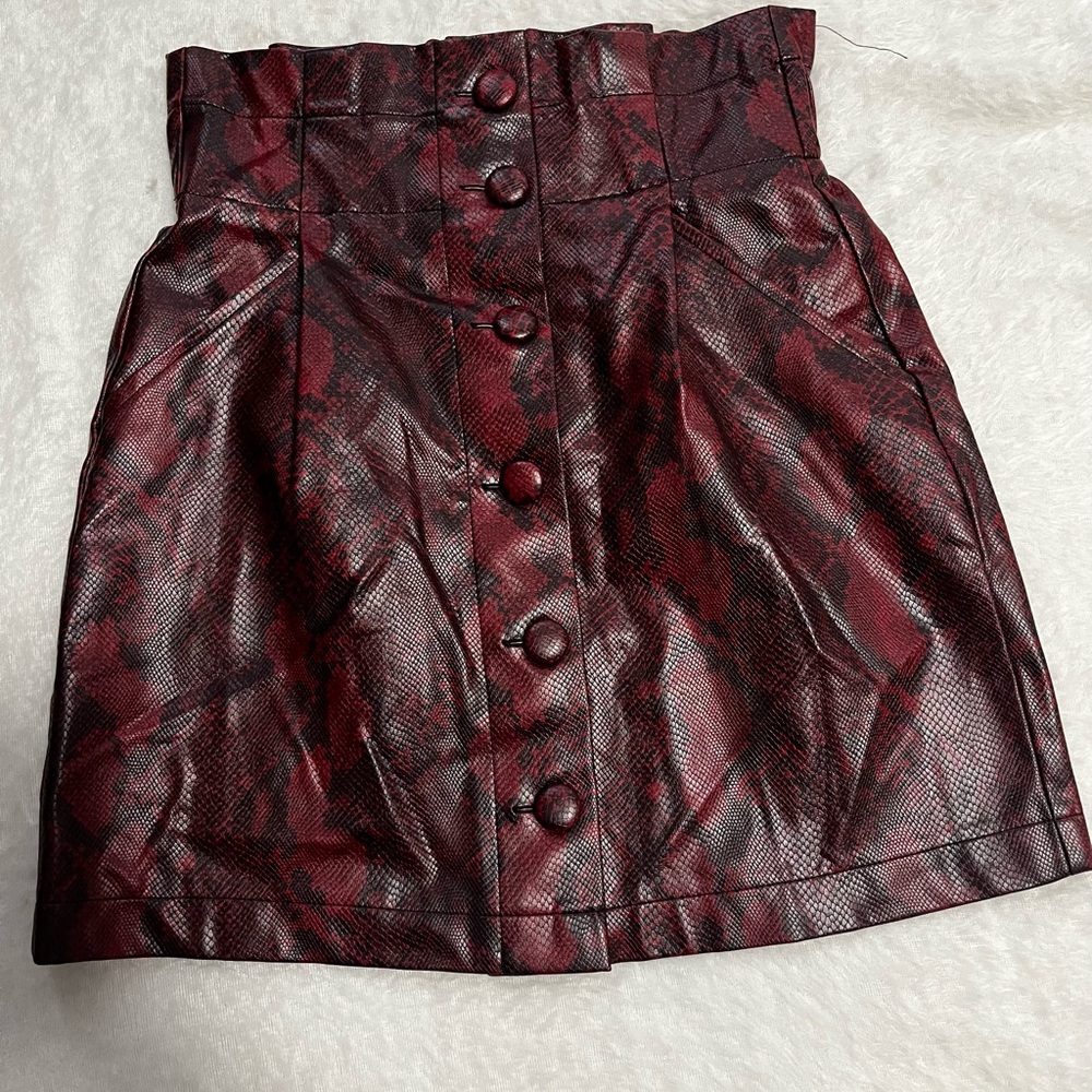 ZARA SNAKESKIN FAUX LEATHER MINI SKIRT NEW WITH TAG
